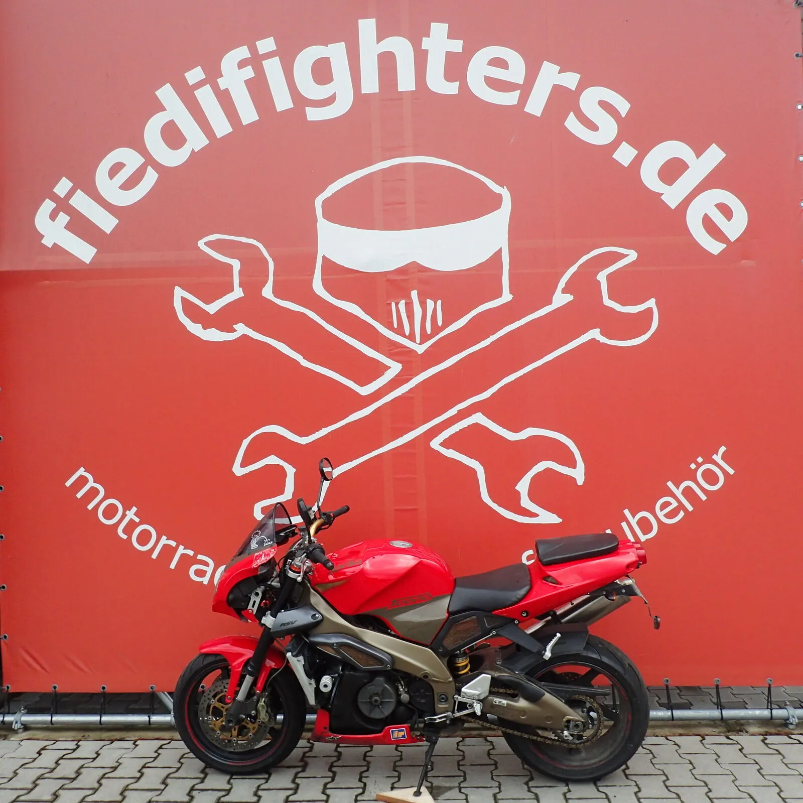 Fußraste Soziusraste Rastenanlage links Aprilia Tuono 1000 RP Bj.03 69588km