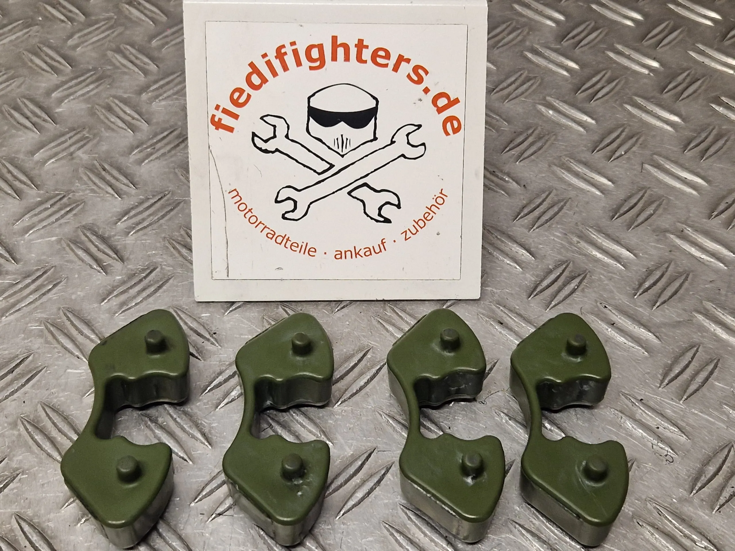 Ruckdämpfer Anfahrgummis Felge Kawasaki Z900 ZR900HA2 Bj.22 35KW 11500km