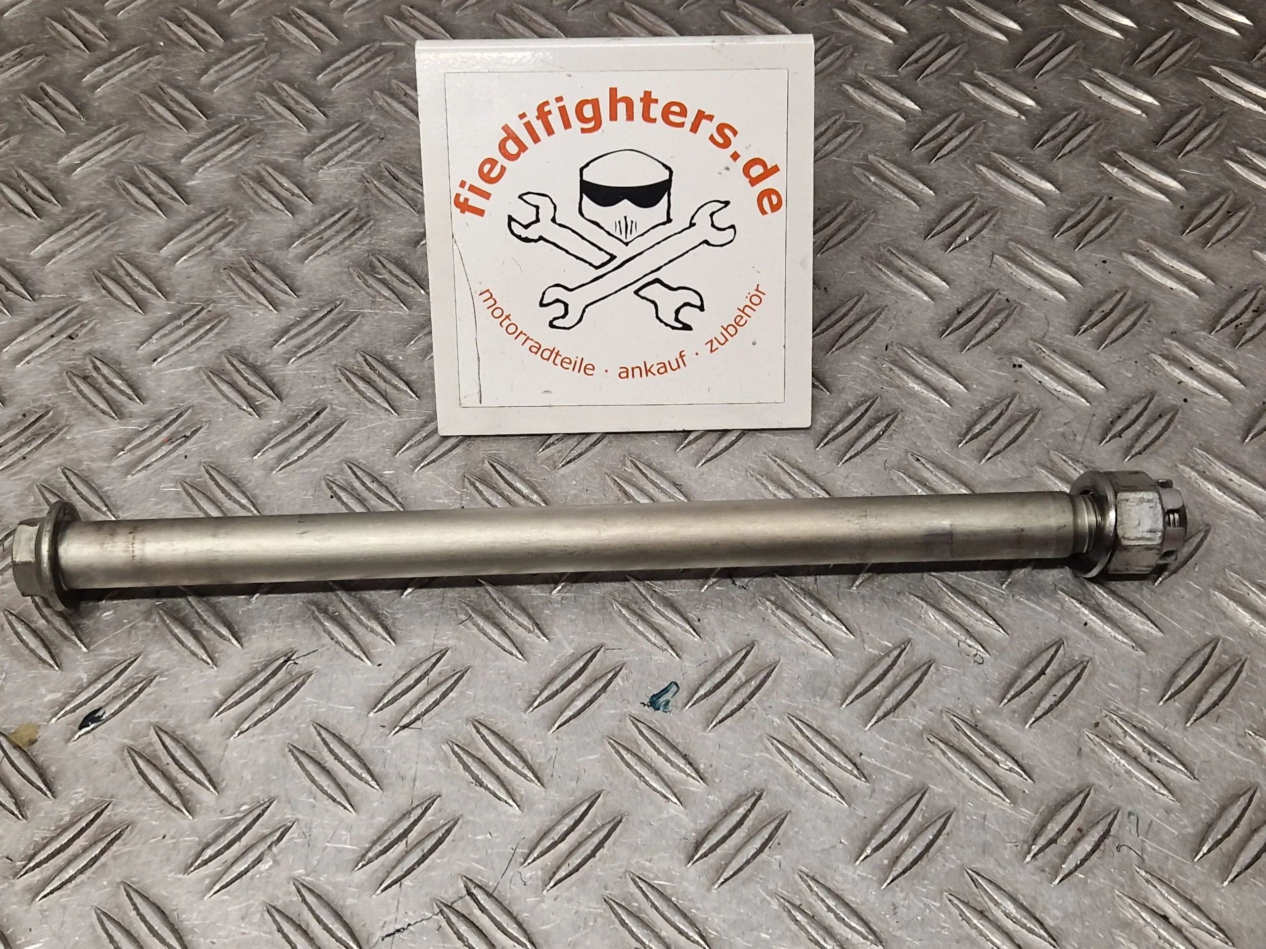 Steckachse hinten Radachse Ø18X327mm Kawasaki Z900 ZR900F Bj.22 92KW 8239kmm