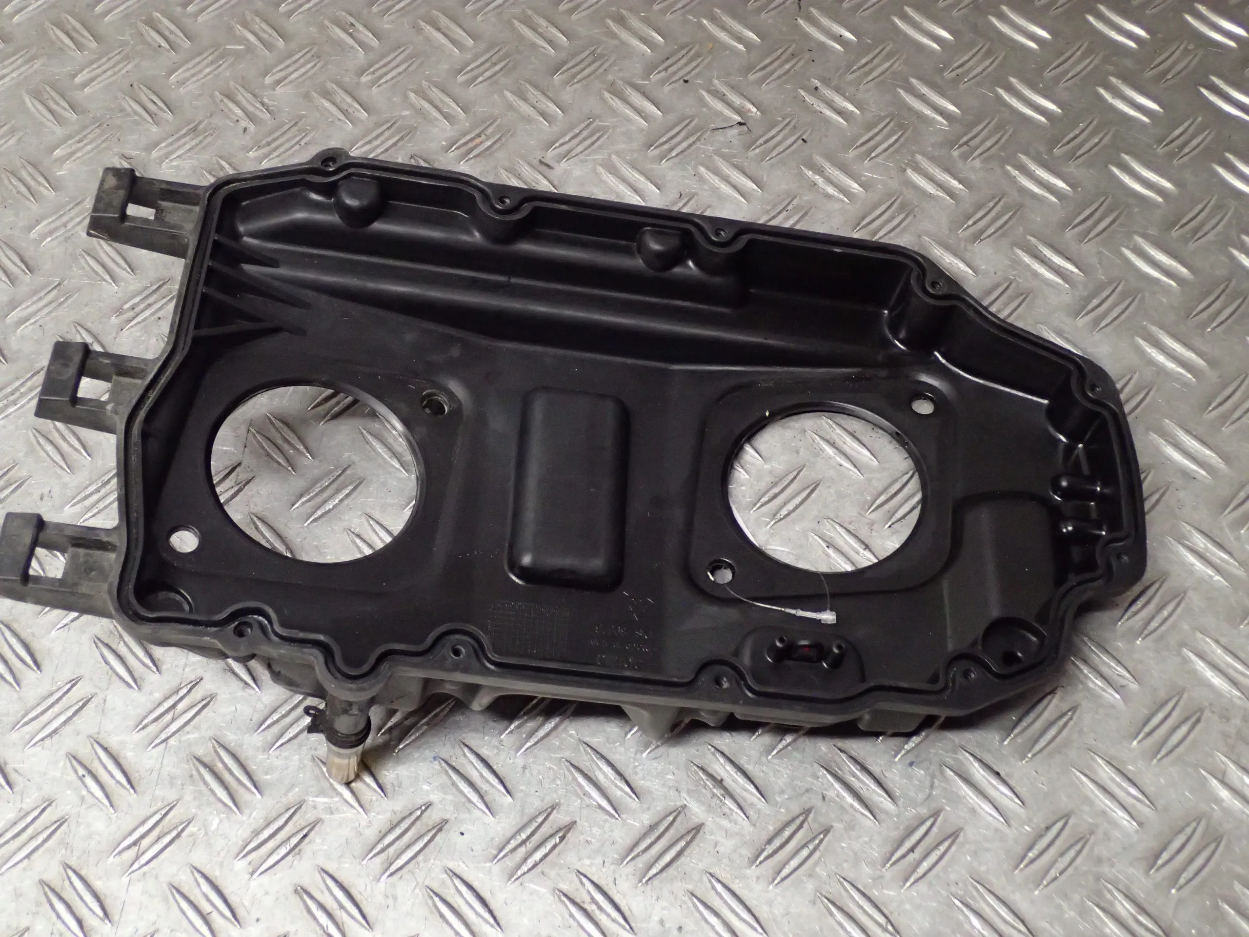 Luftfilterkasten unten Airbox Gehäuse Aprilia Dorsoduro 1200 TV Ez.13 26301km