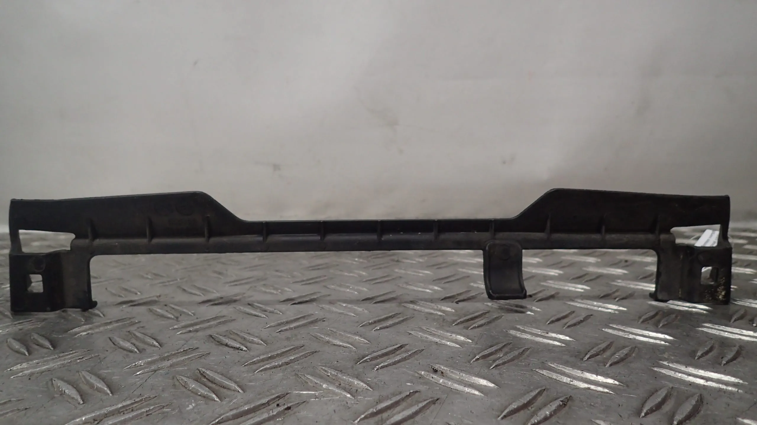 Verkleidung unten kühler Abdeckung Aprilia Dorsoduro 1200 TV Ez.13 26301km