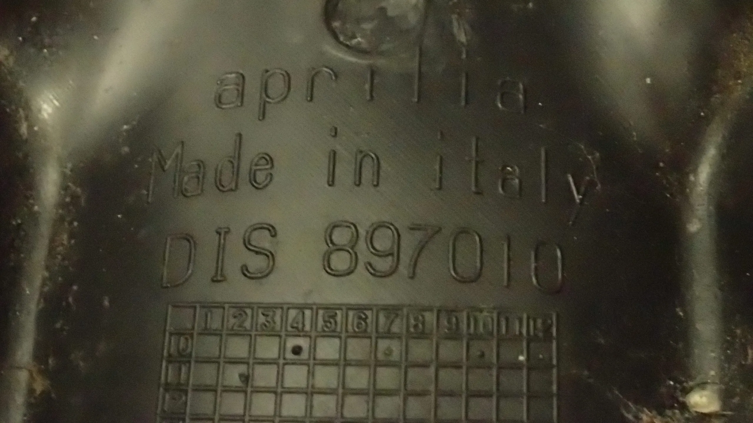 Airbox Verkleidung Schwarz Aprilia Dorsoduro 1200 TV Ez.13 26301km