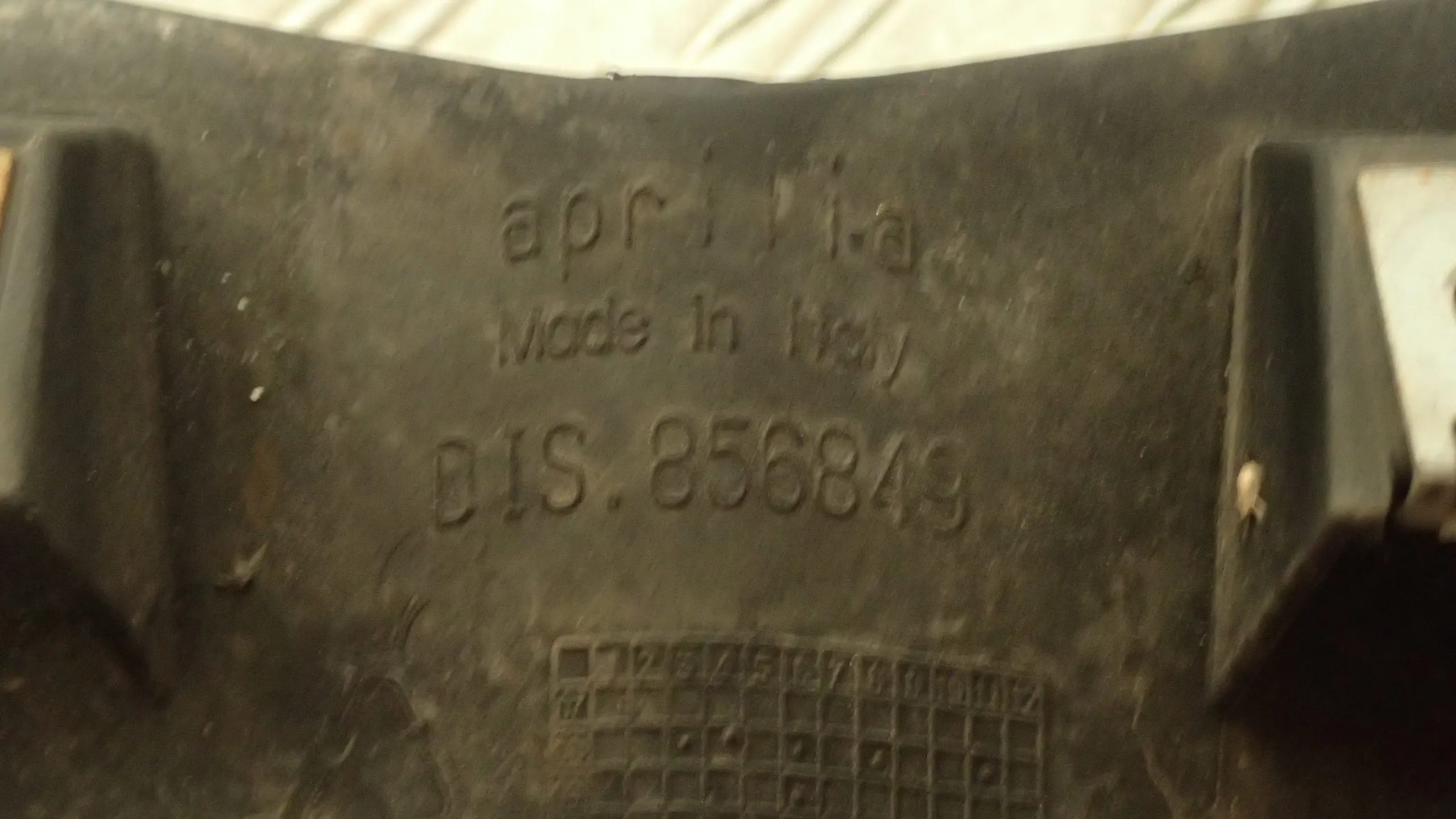 Frontfender Kotflügel Front Fender Aprilia Dorsoduro 1200 TV Ez.13 26301km