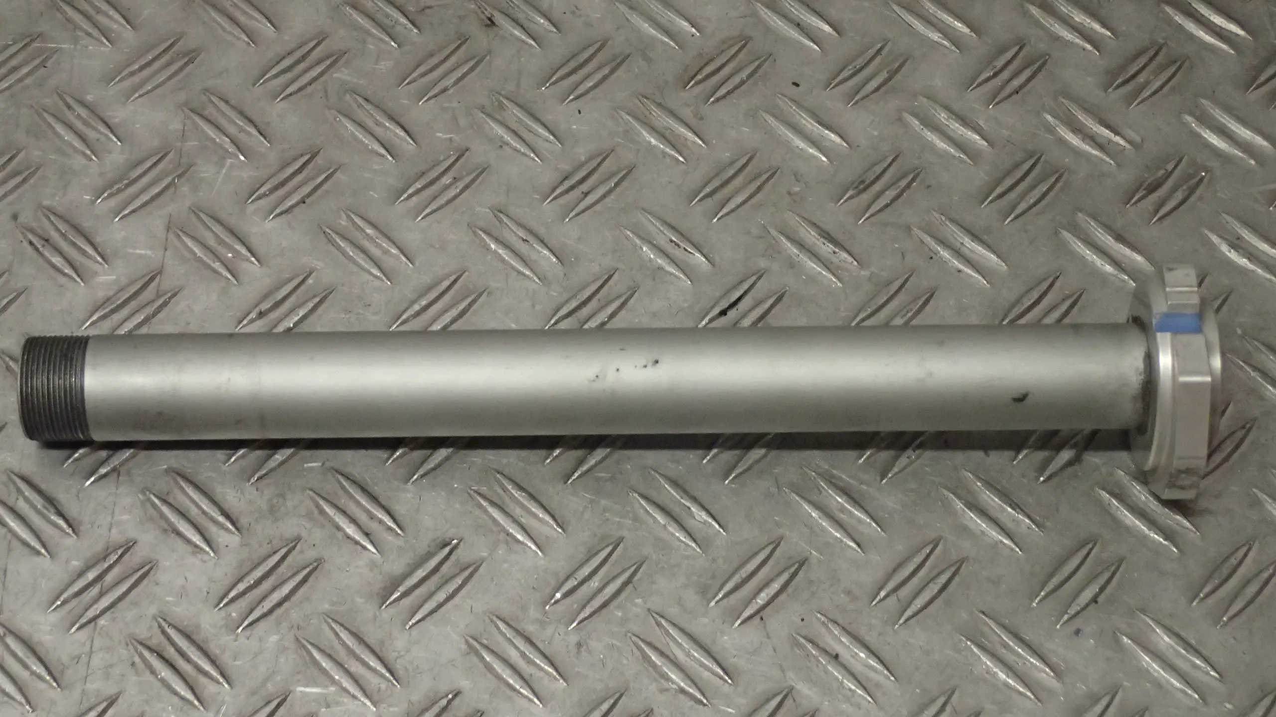 Achse Radachse Steckachse hinten Ø 30 /334mm Ducati Multistrada 950 EZ.05/17 5515km