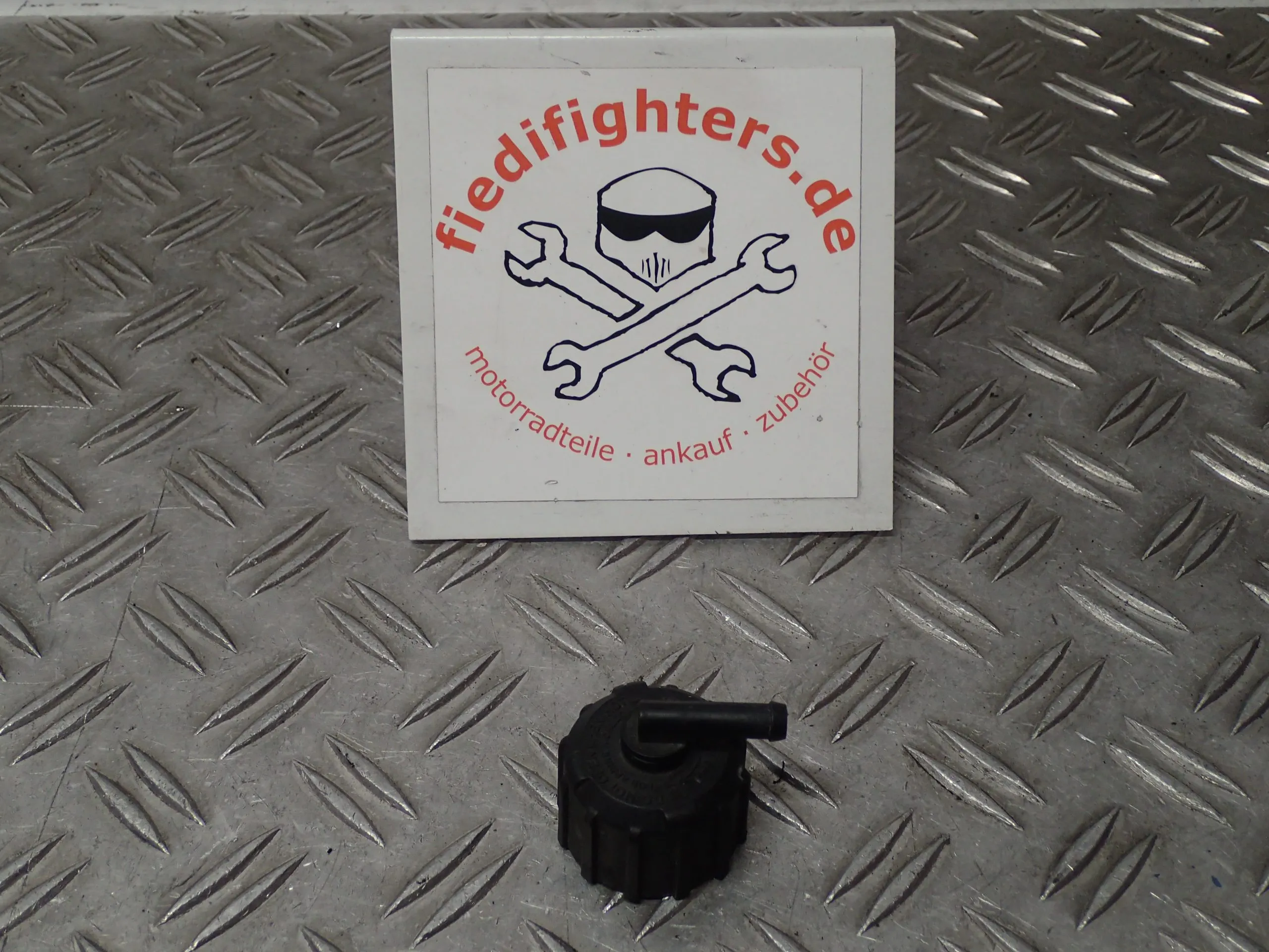 Kühlerdeckel Kühlerverschluß Cooler Benelli TNT 899 / 1130 R300083008000