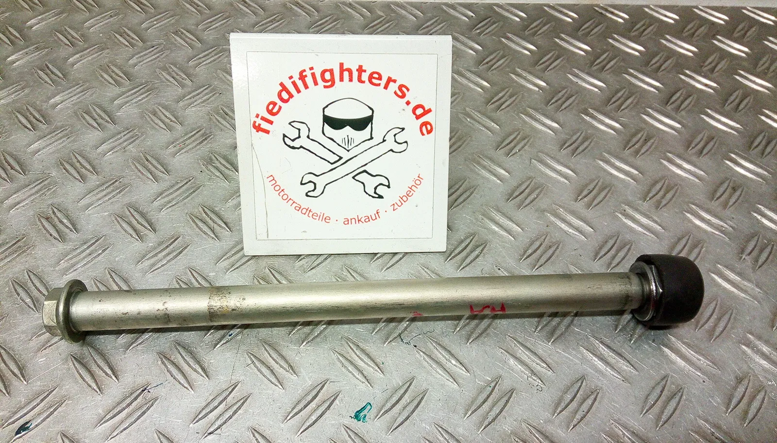 Steckachse hinten Radachse 18X327mm Kawasaki Z900 ZR900HA2 Bj.22 35KW 11500km