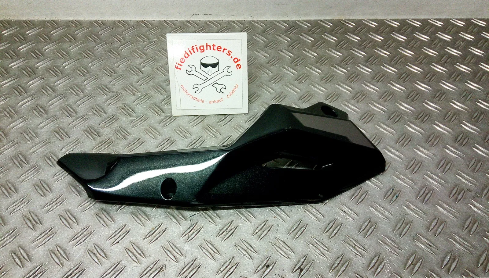 Verkleidung Seitenverkleidung unten rechts Kawasaki Z900 ZR900HA2 Bj.22 35KW 11500km