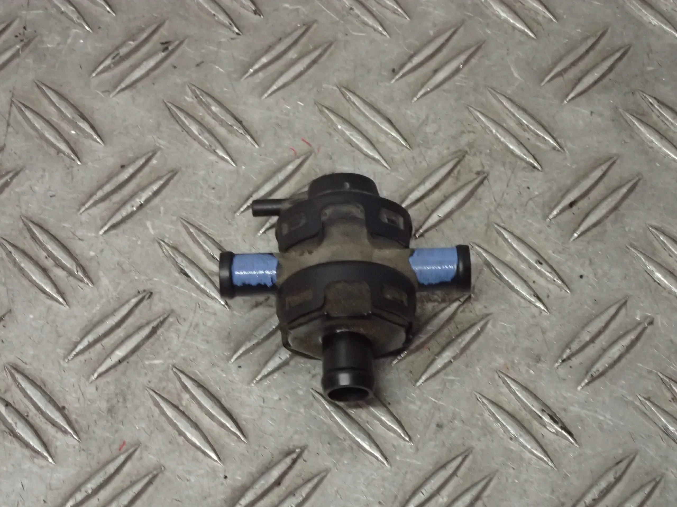 Sekundärluftventil Luft Ventil Kawasaki Z 750 ZR750J EZ.04 39672km