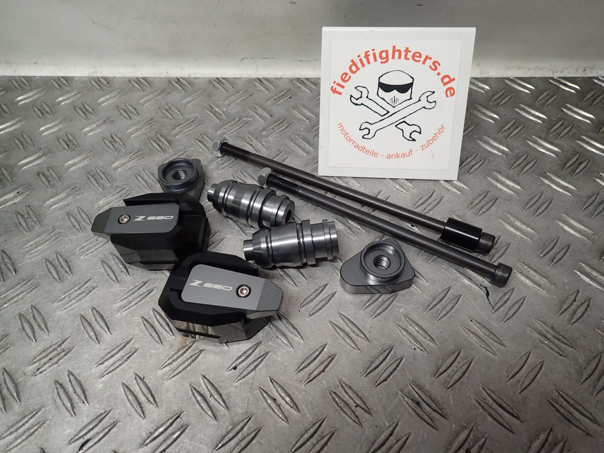Sturzpads Crashpad Rahmenschützer Kawasaki Z 650 Titanium
