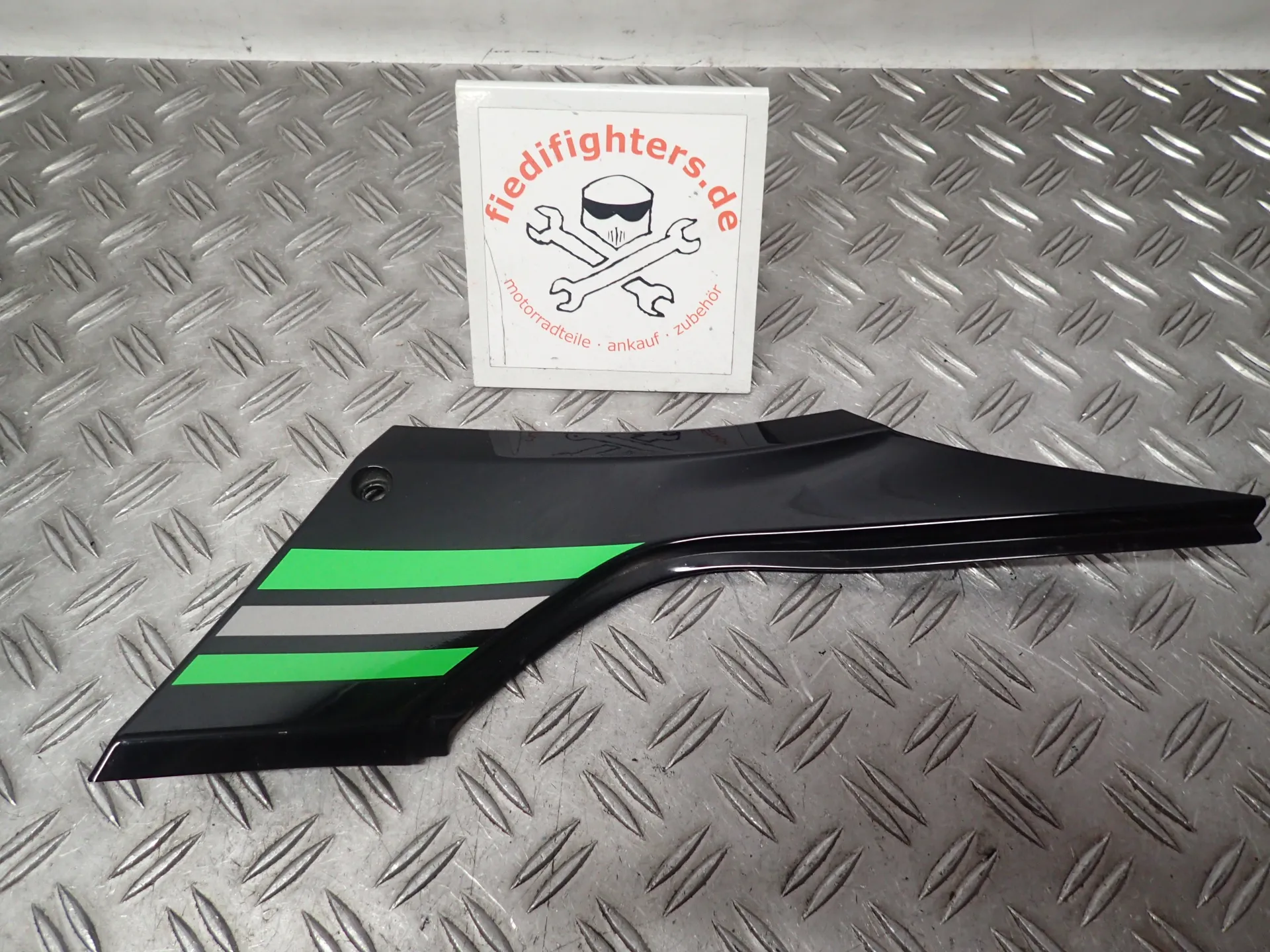 Verkleidung ABDECKUNG SITZ rechts Kawasaki Ninja 300 EX300A Ez.16 23100km 530650027777