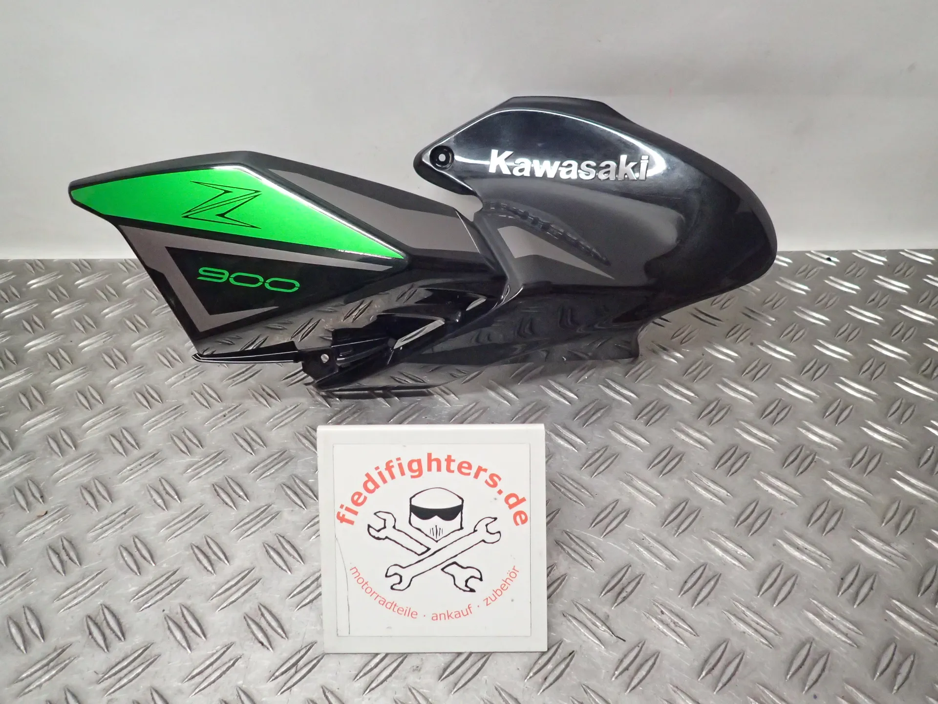 Verkleidung Tank Tankverkleidung links Kawasaki Z900 ZR900HA2 Bj.22 35KW 11500km