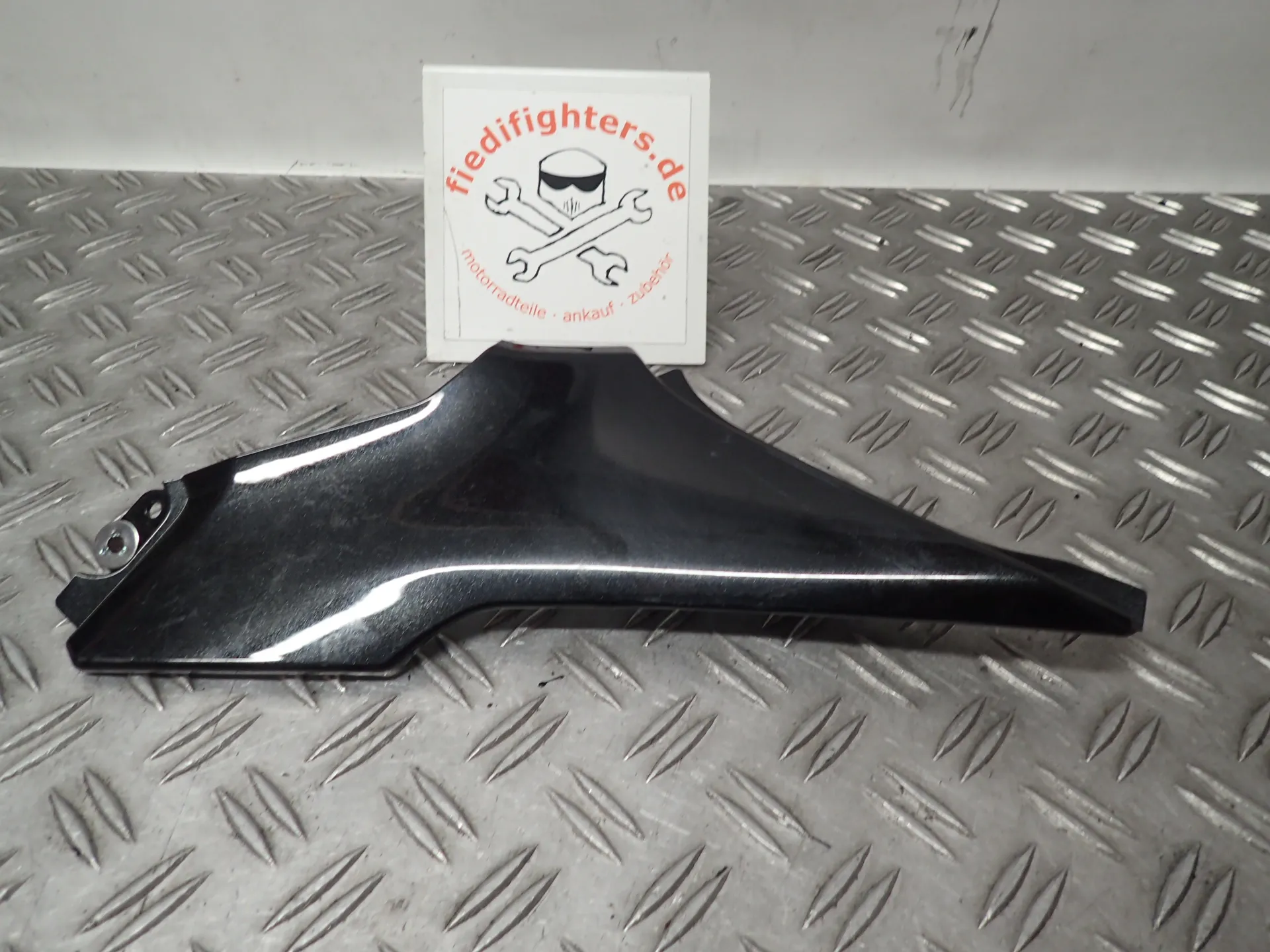 Verkleidung Sitz L. Kawasaki Z900/ Z900 ZR900F Bj.21 12425km 36001-0685