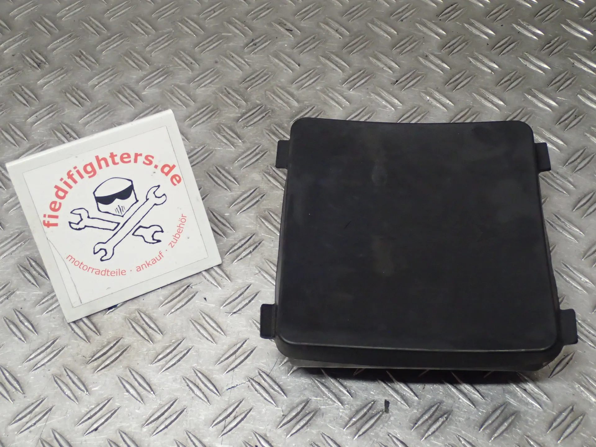 CDI Verkleidung Kasten Aprilia Tuono 1000 RP Bj.03 69588km