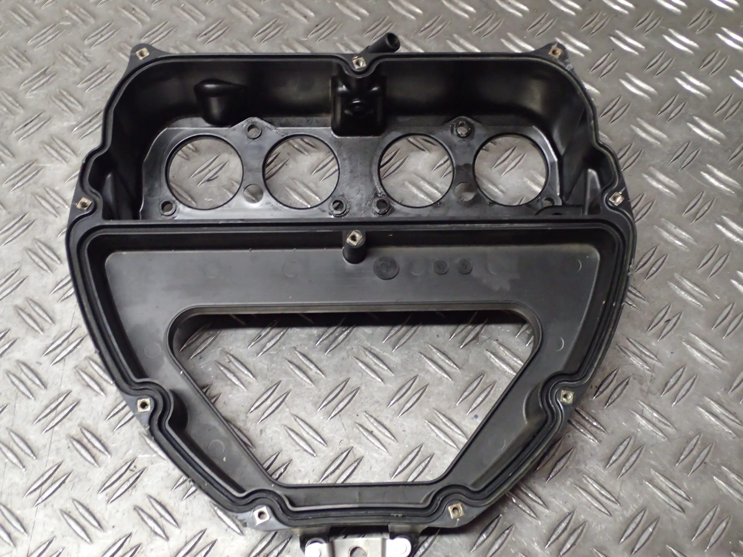 Abdeckung Luftfilterkasten Airbox Deckel Unten Yamaha YZF R1 RN12 BJ 04/05 45000km