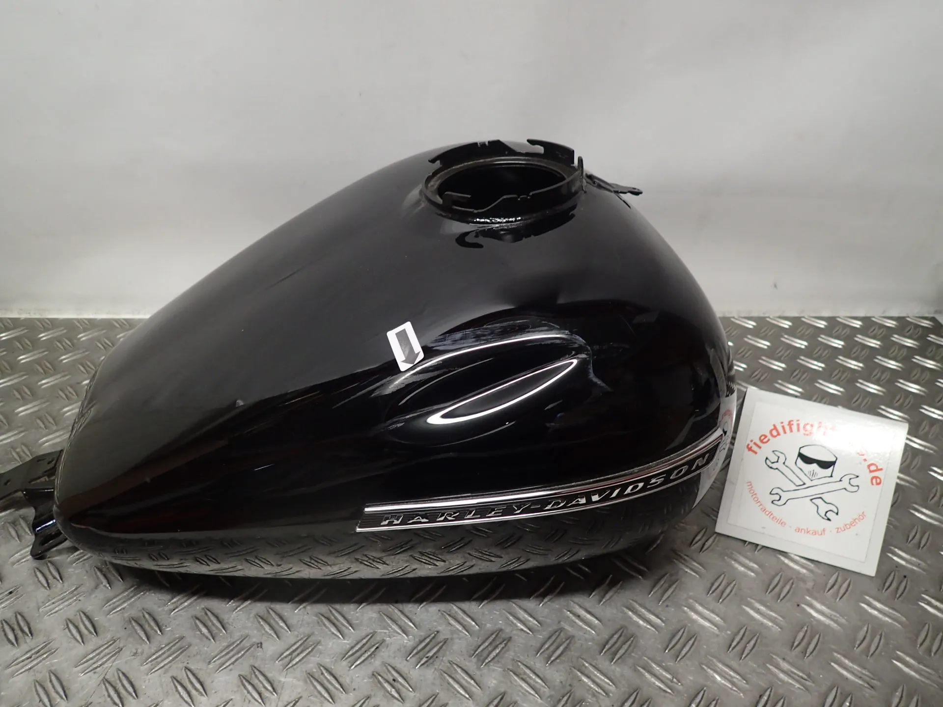 Tank Benzintank Kraftstofftank Harley Davidson ROAD STREET E GLIDE TOURING Ez.18